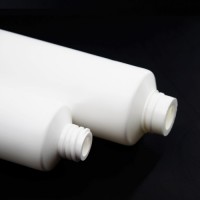 Eco Friendly PE Hand Cream Body Lotion Soft Plastic Squeeze Tube with Bamboo Cap Cosmetic Packaging