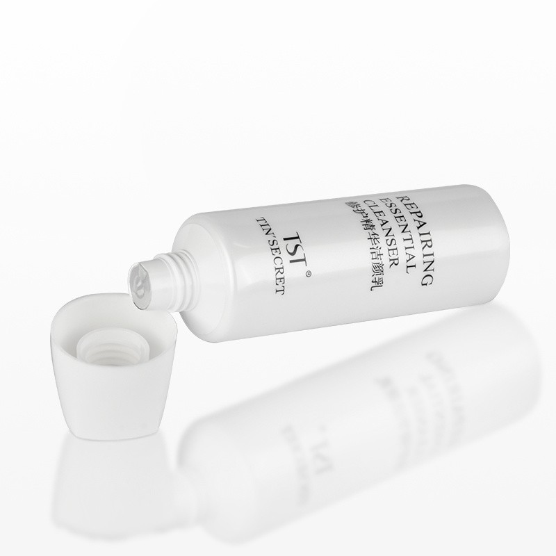 Fashion Plastic Cosmetic Packaging Tube with Square Acrylic Cap for Face Cleanser